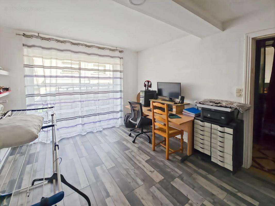 Maison à QUIEVRECHAIN