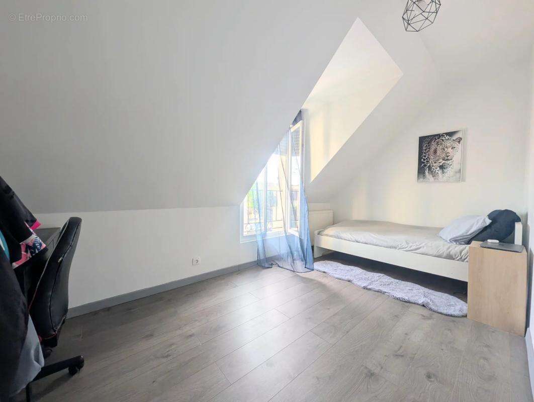 Maison 5 chambres dont 1 plain pied - photo 11