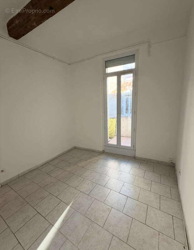 Appartement à MARSEILLE-5E
