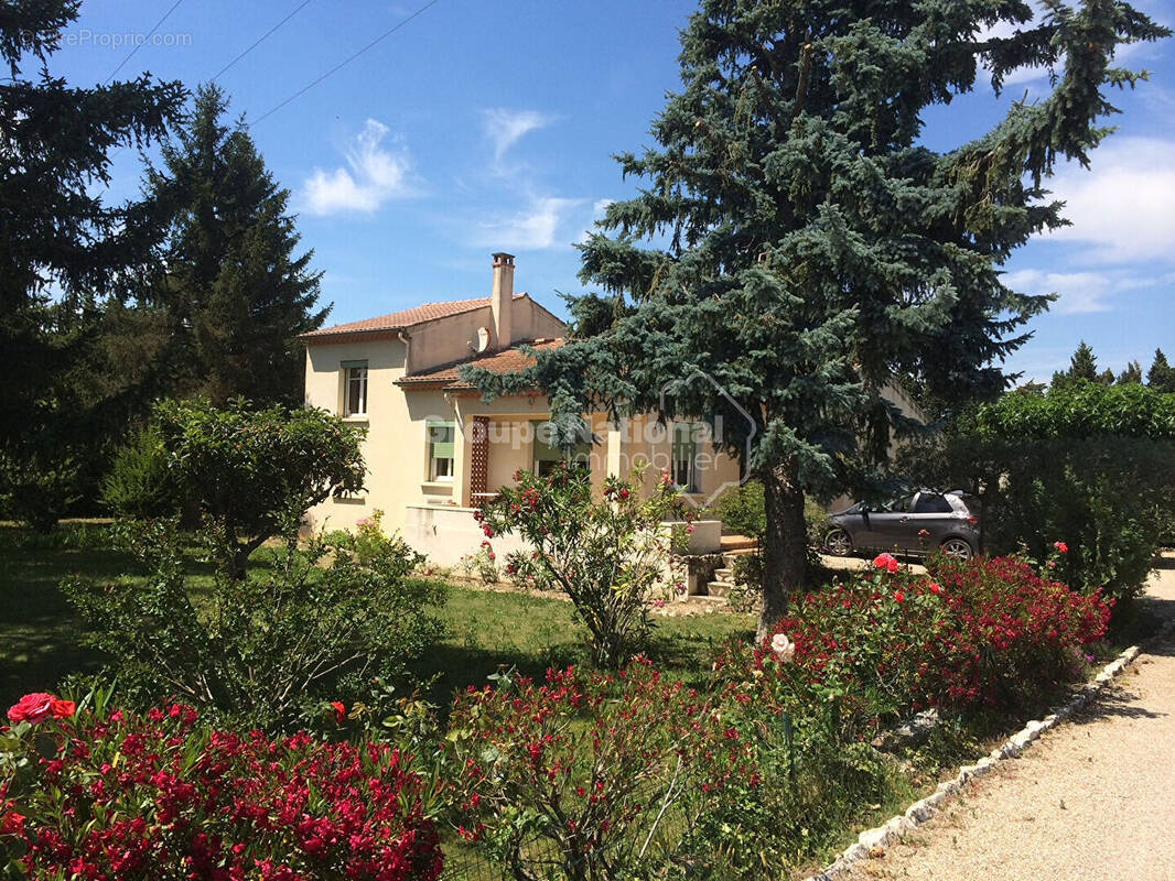 Maison à CHATEAURENARD