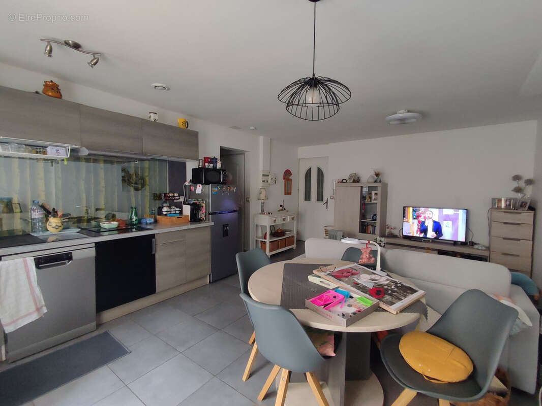 Immeuble de rapport de 300m2 avec 6 lots à Coursan - photo 2