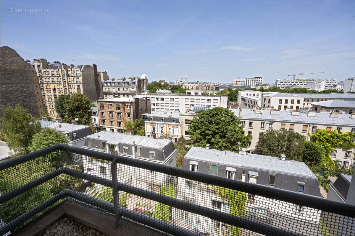 Appartement à PARIS-14E