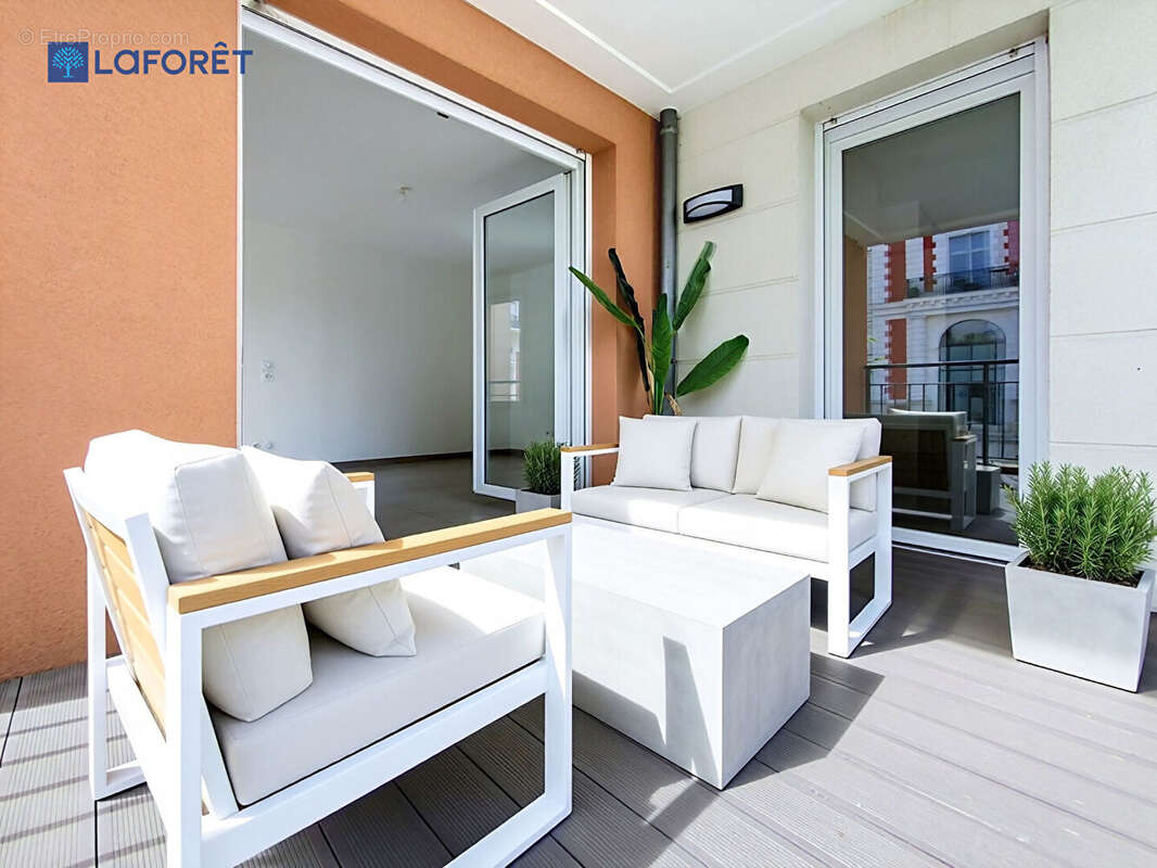 Appartement à EMERAINVILLE