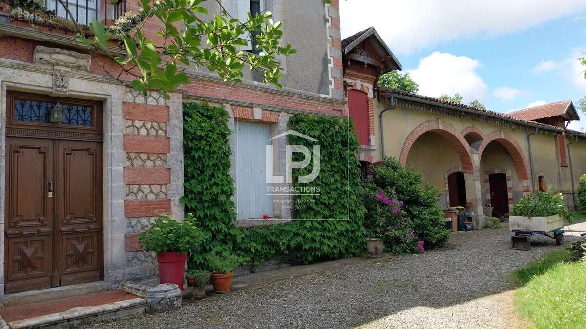 Maison à CAZAUBON