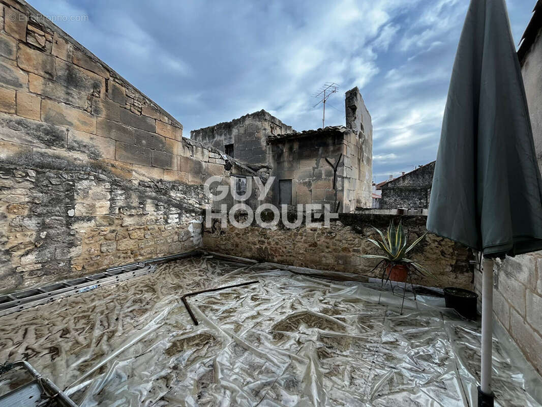 Maison de Ville à Rénover avec Terrasse et Garage - photo 2