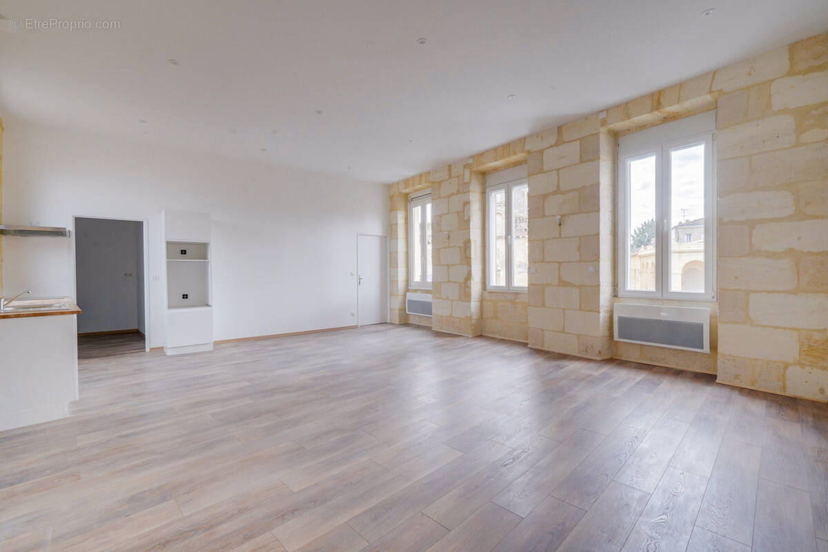 Appartement à AMBARES-ET-LAGRAVE