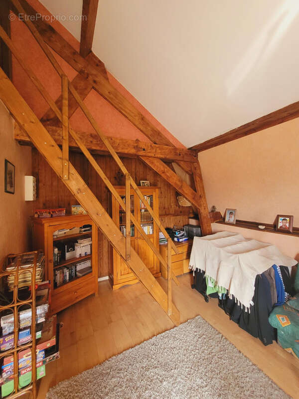 Maison à AVESNES-SUR-HELPE