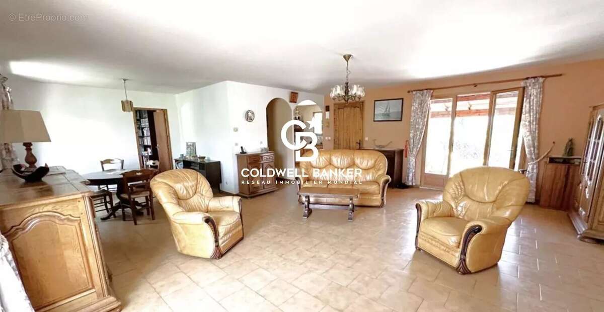 Maison à BORMES-LES-MIMOSAS