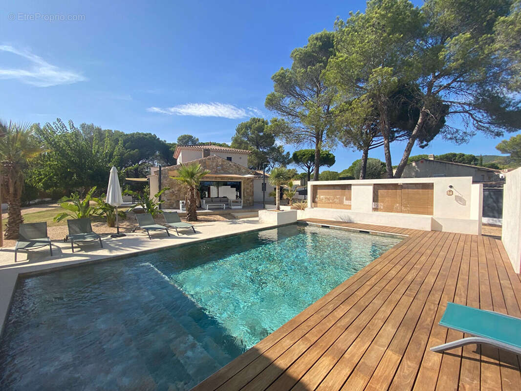 Maison à ROQUEBRUNE-SUR-ARGENS