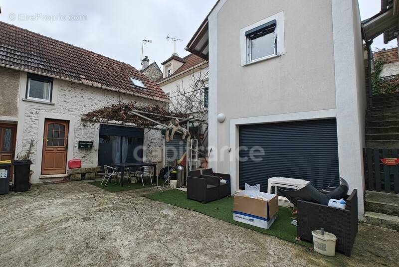 Maison à SAINT-CHERON