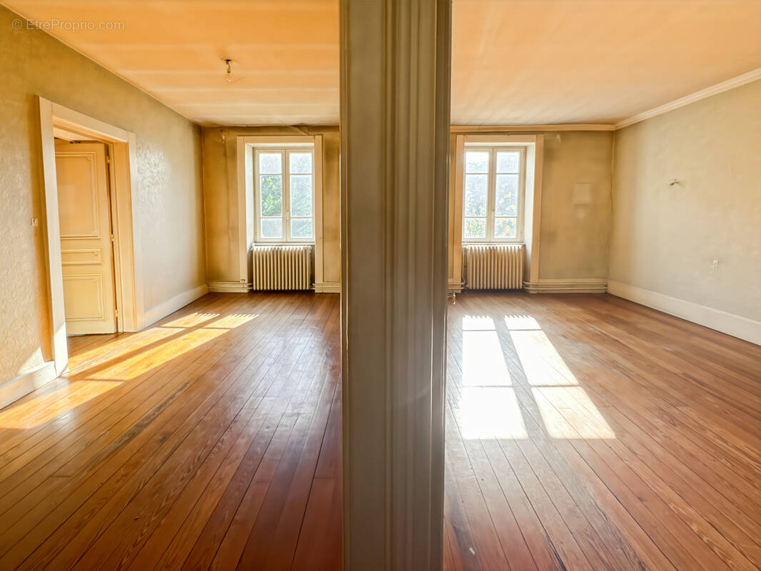 Appartement à REYRIEUX