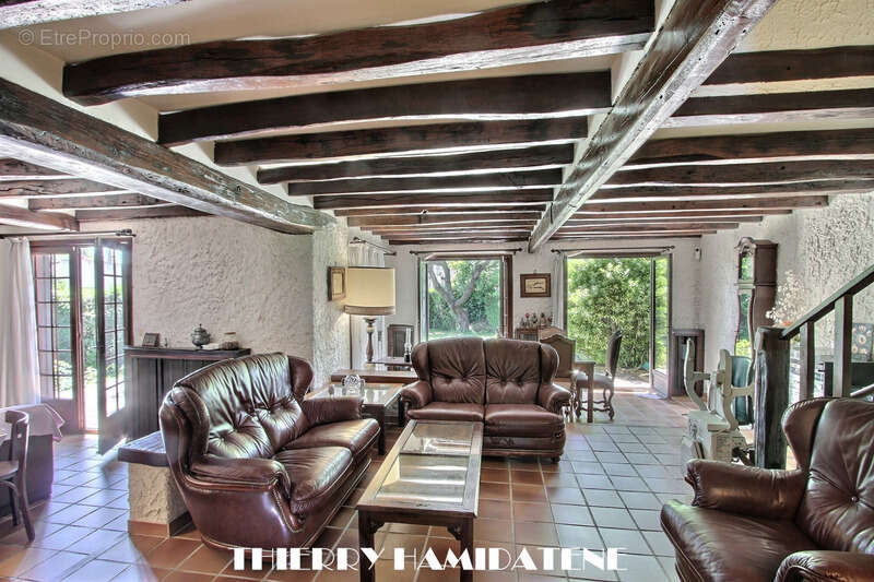 Val notre dame grande et belle maison 140m2 hbt 4 chambres ideal artisan s/sol total  100m2 3m de hauteur s/plafond grand jardin - photo 10