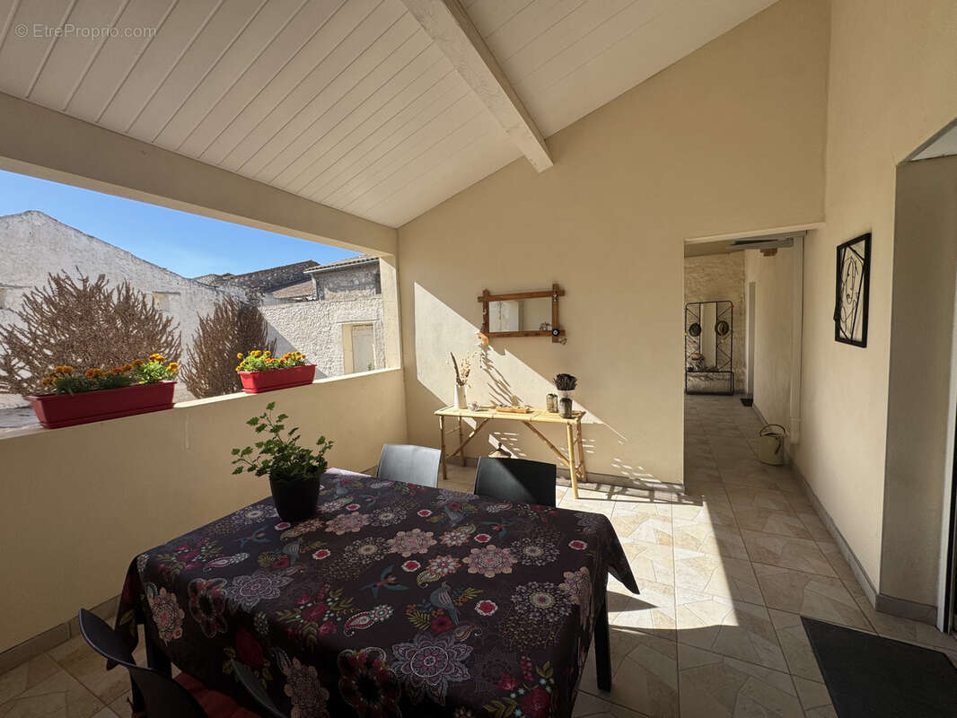 Appartement à COURSAN