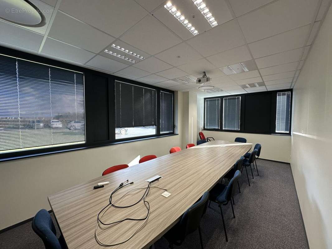 Commerce à NOGENT-LE-PHAYE