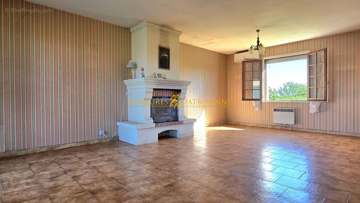 Maison à LA COURONNE