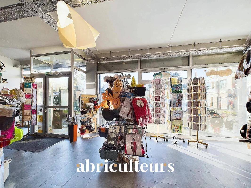 Commerce à MAINVILLIERS