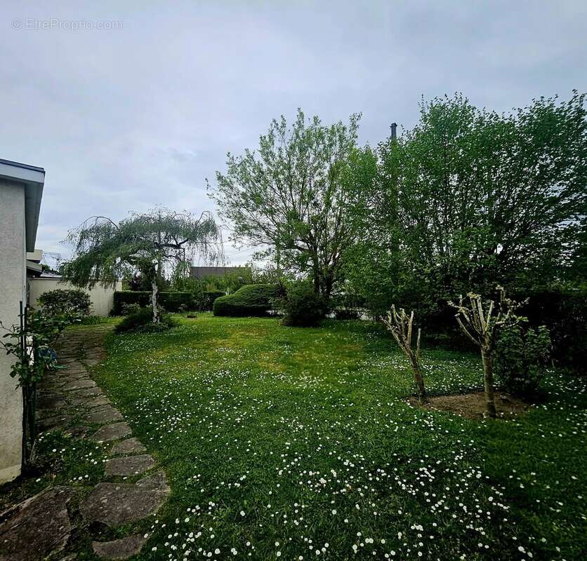 Maison à SAINT-GERMAIN-LES-ARPAJON