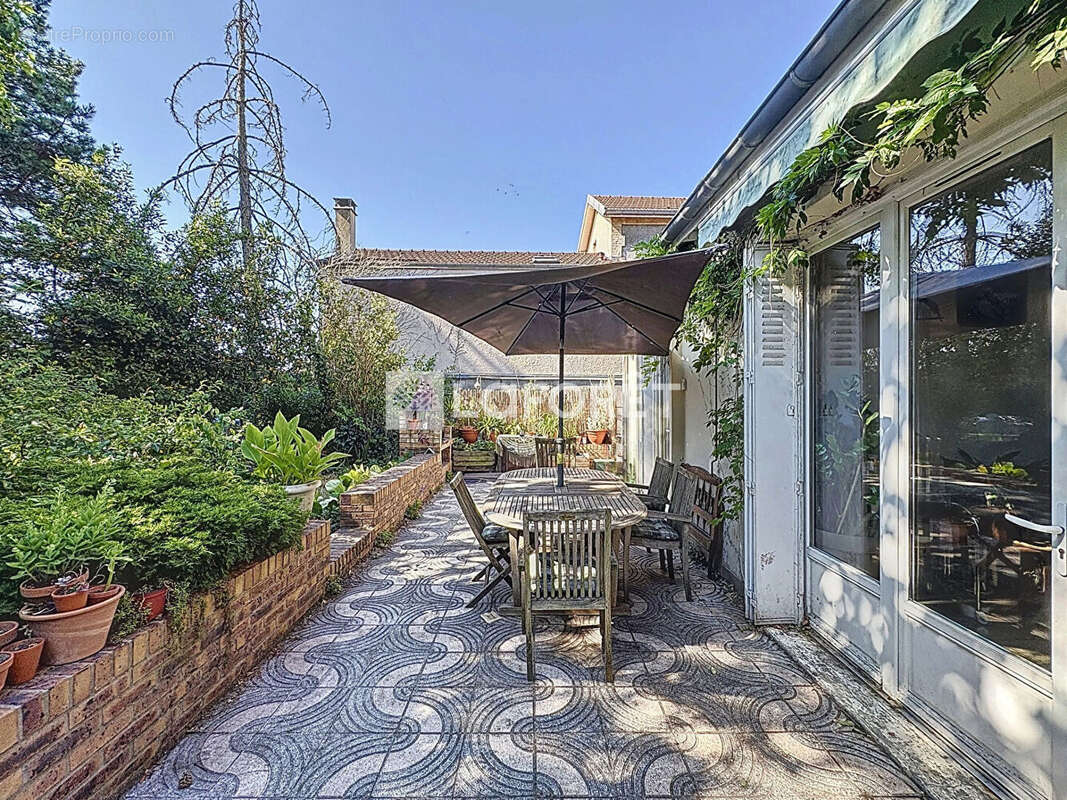 Maison à SARTROUVILLE