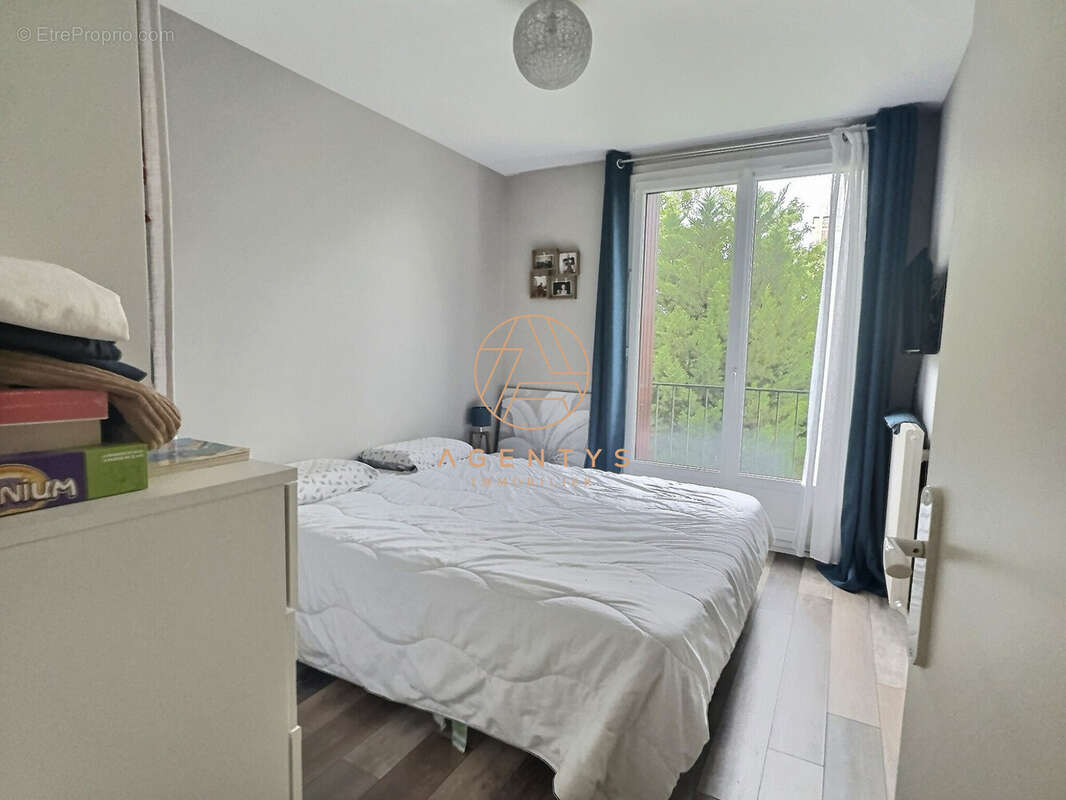 Appartement à SAINT-MAUR-DES-FOSSES