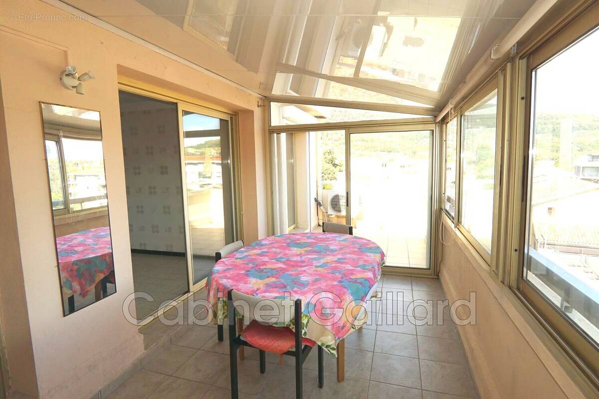 Appartement à PEYMEINADE