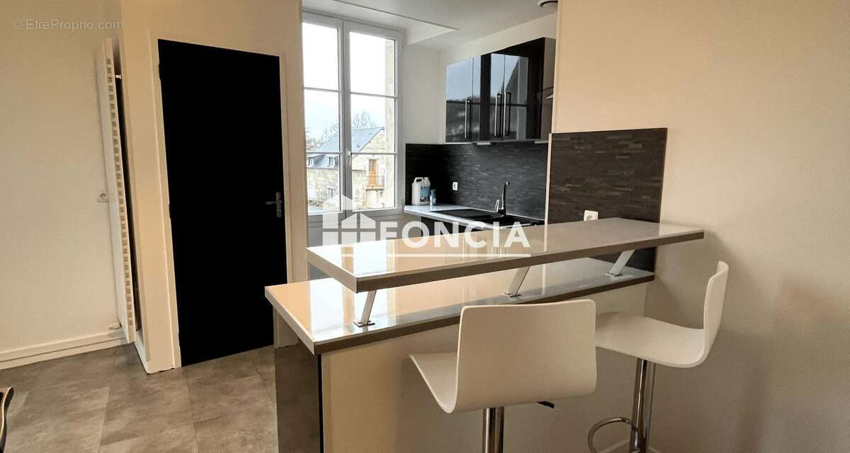 Appartement à COURMELLES