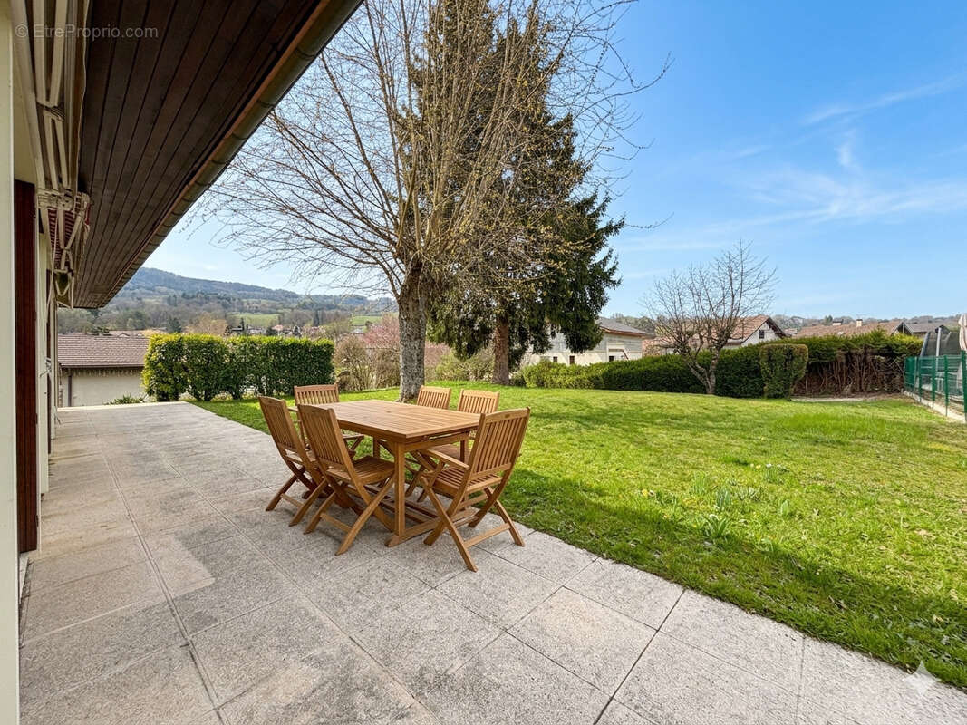 Maison à LA ROCHE-SUR-FORON