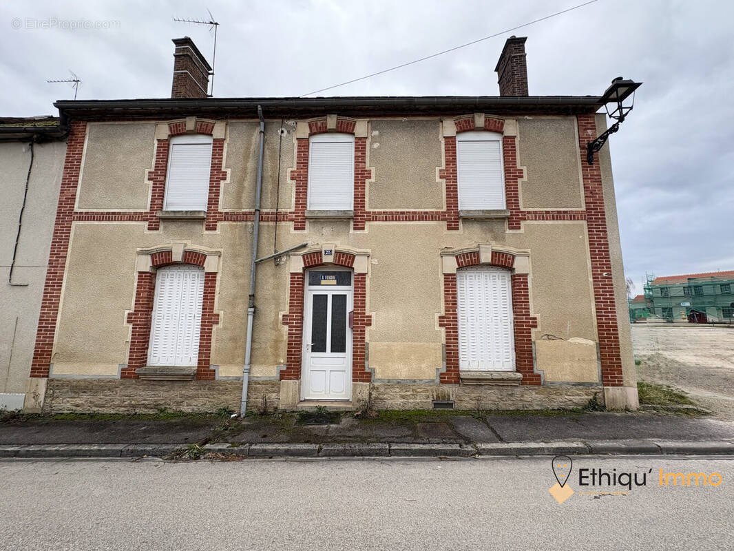 Maison à VENDEUVRE-SUR-BARSE