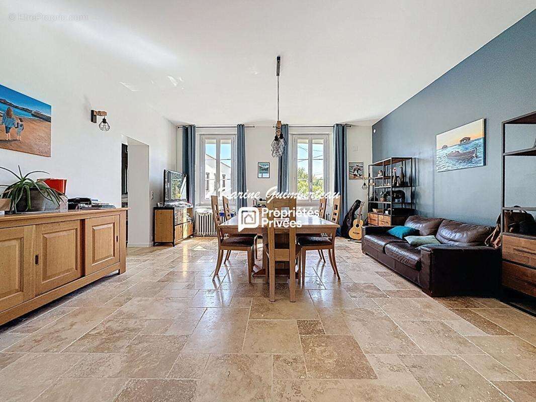 Maison à SAINT-EMILION