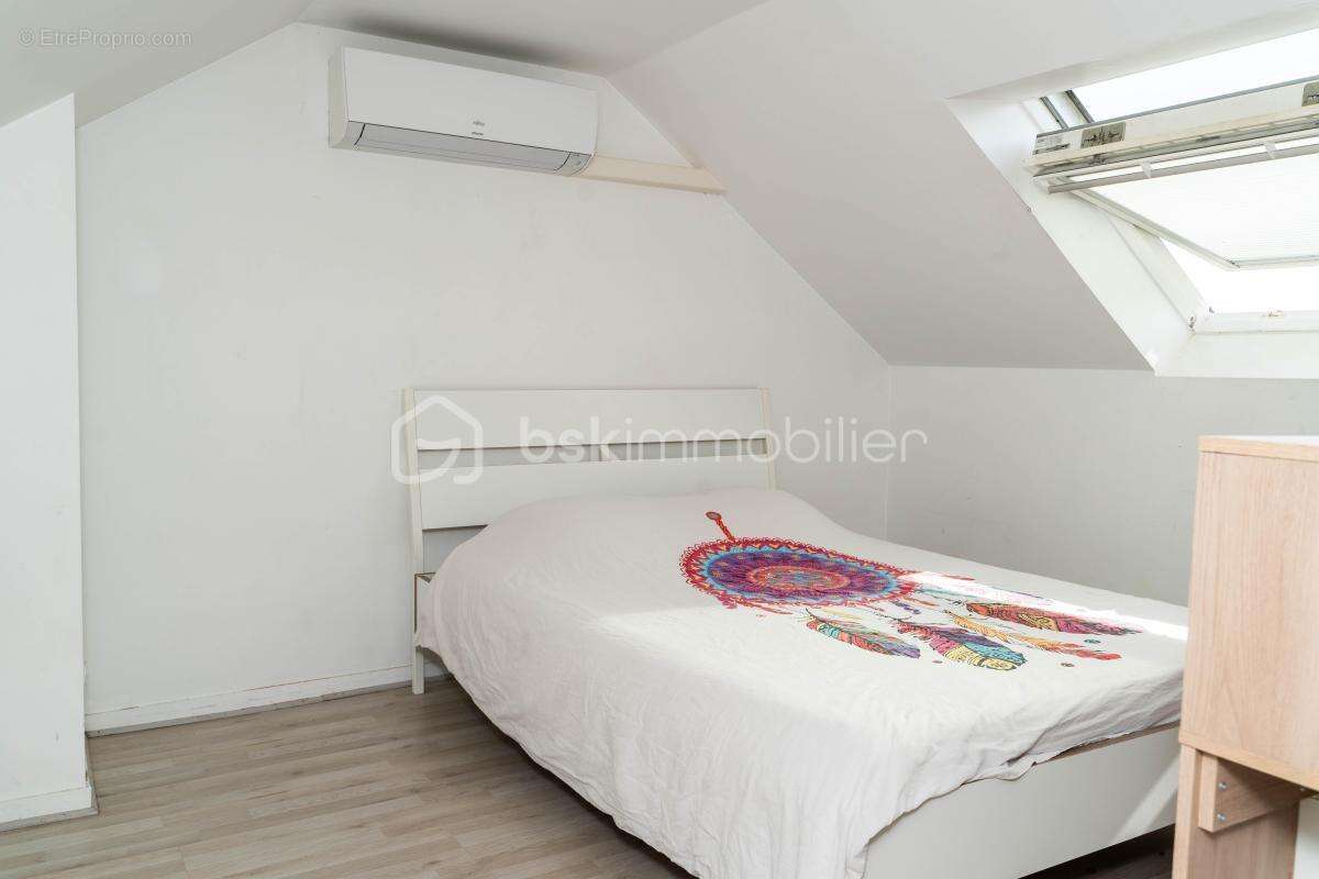 Maison à VILLENEUVE-LES-BORDES