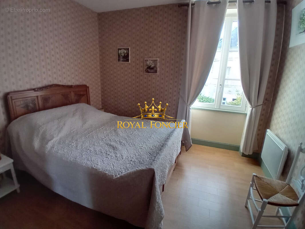 Maison 92 m² à Descartes  - photo 9