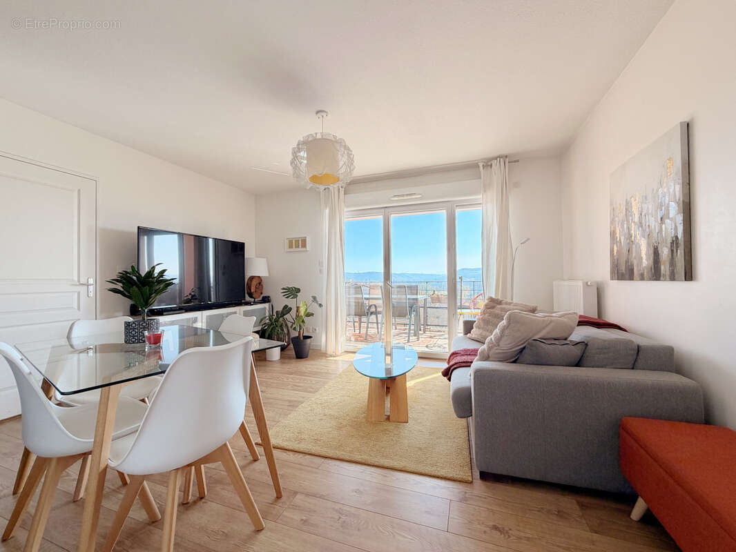 Appartement à L'ISLE-D'ABEAU