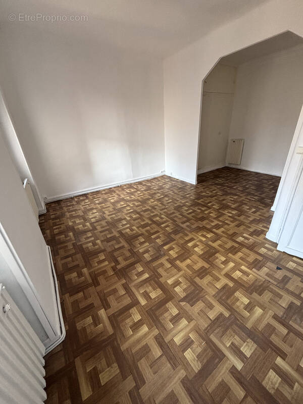 Appartement à MARSEILLE-1E