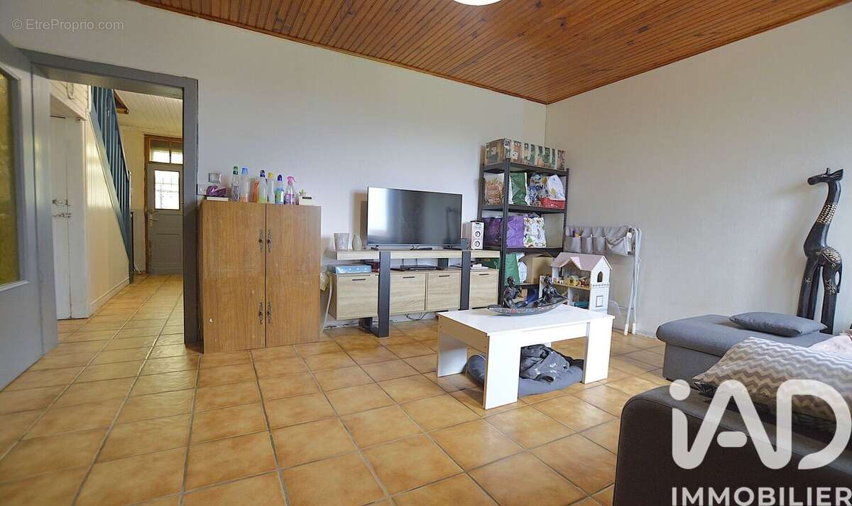 Maison 90 m² à Sainte-Marie-Aux-Chenes  - photo 6