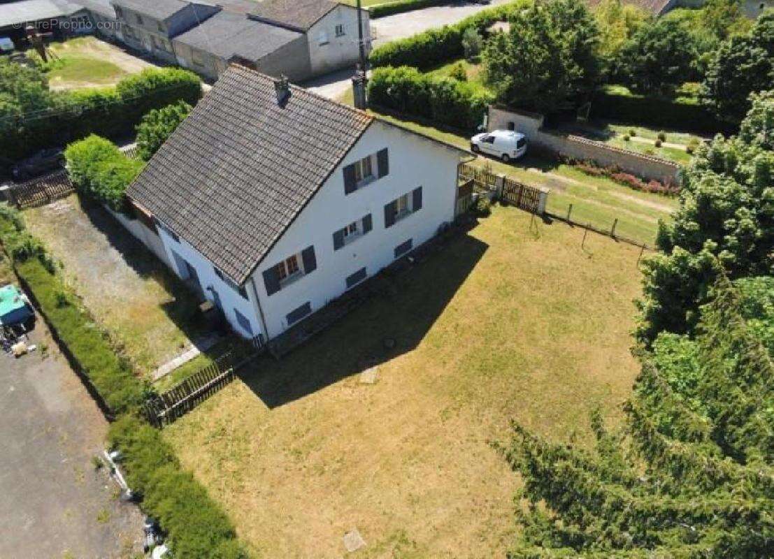 Maison 181 m² à Sauze-Vaussais  - photo 4