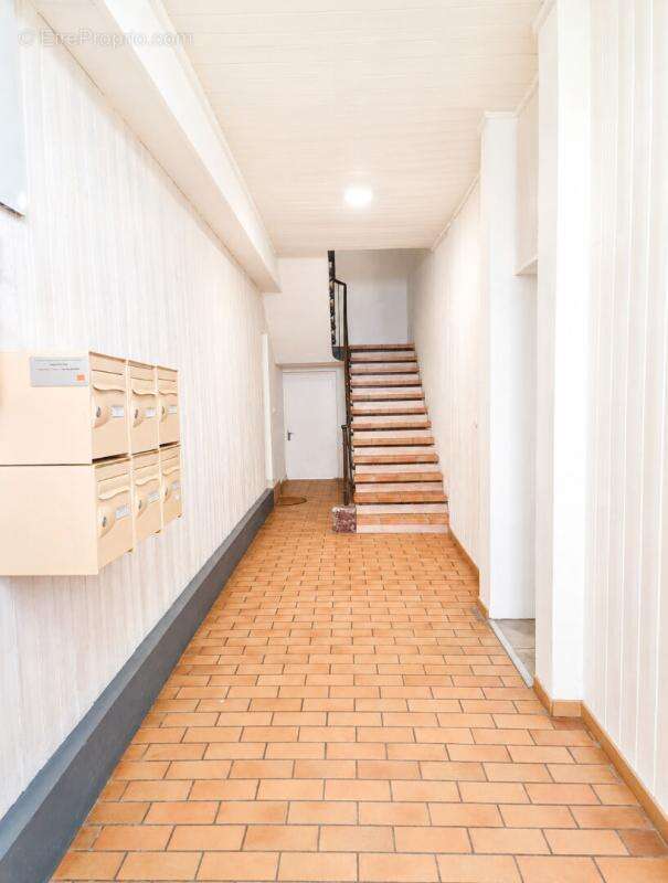 Immeuble de rapport  -  6 appartements loués - photo 2