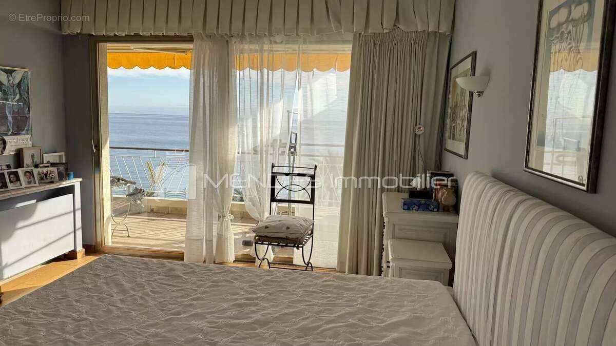 Appartement à ROQUEBRUNE-CAP-MARTIN