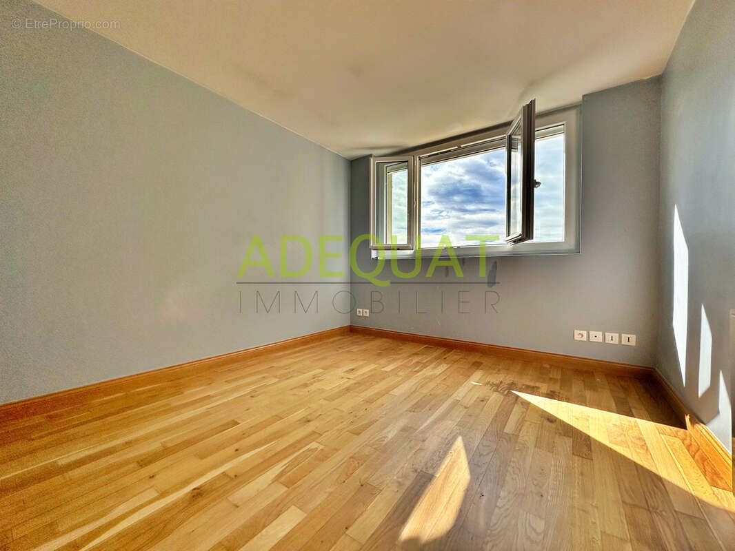 Appartement à SAINT-CLAIR-DE-LA-TOUR