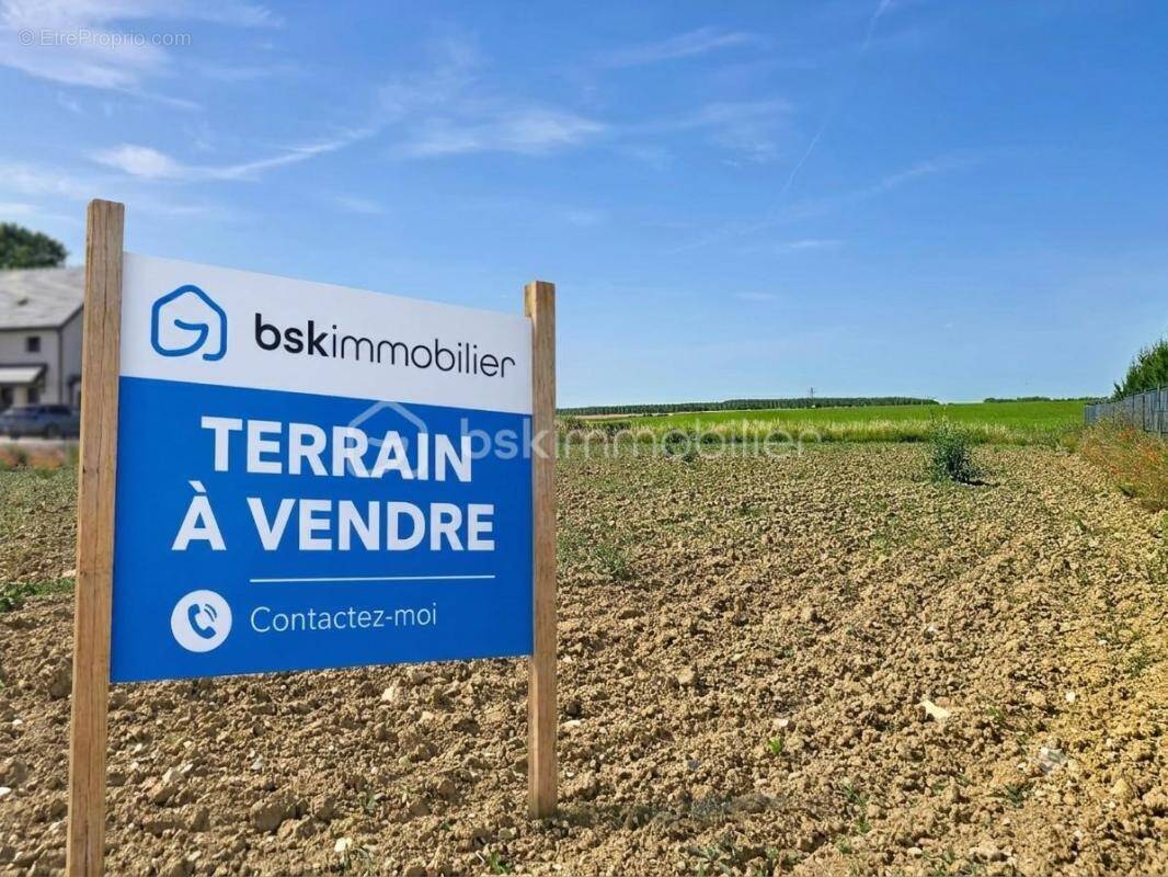 Terrain à AISEREY