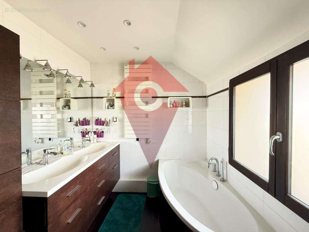 Maison à LES ALLUETS-LE-ROI