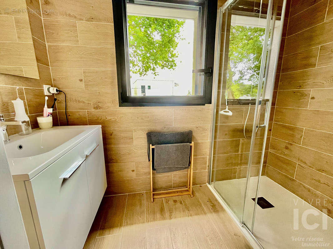 Maison - contemporaine - 140m² - 5 chambres - bourg - photo 15