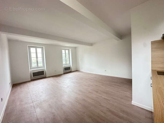 Appartement à DREMIL-LAFAGE