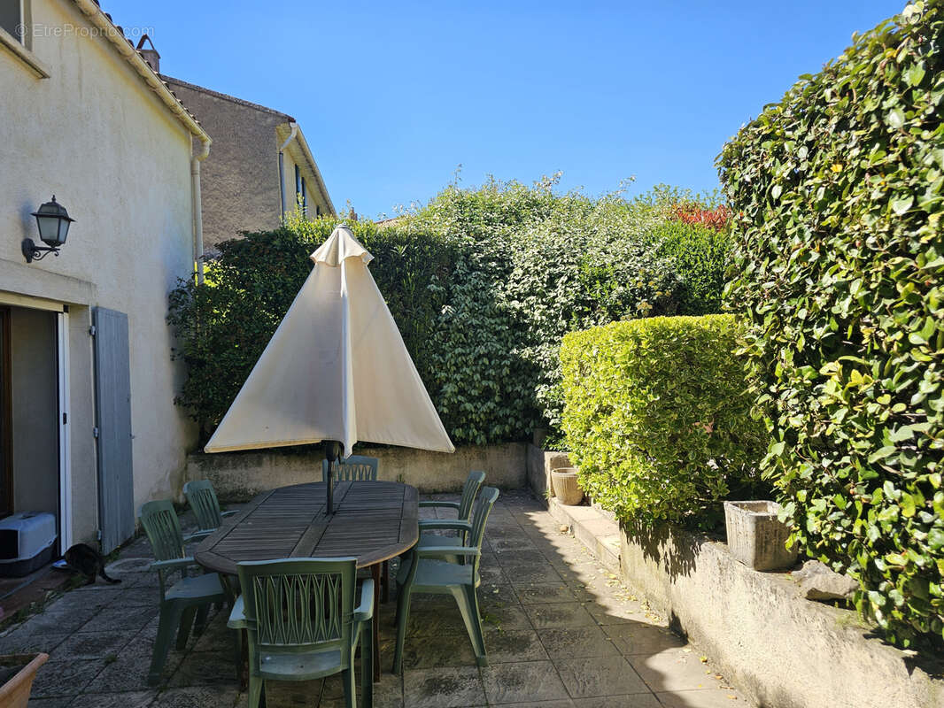 Maison de ville t7 piscine et terrain - photo 2