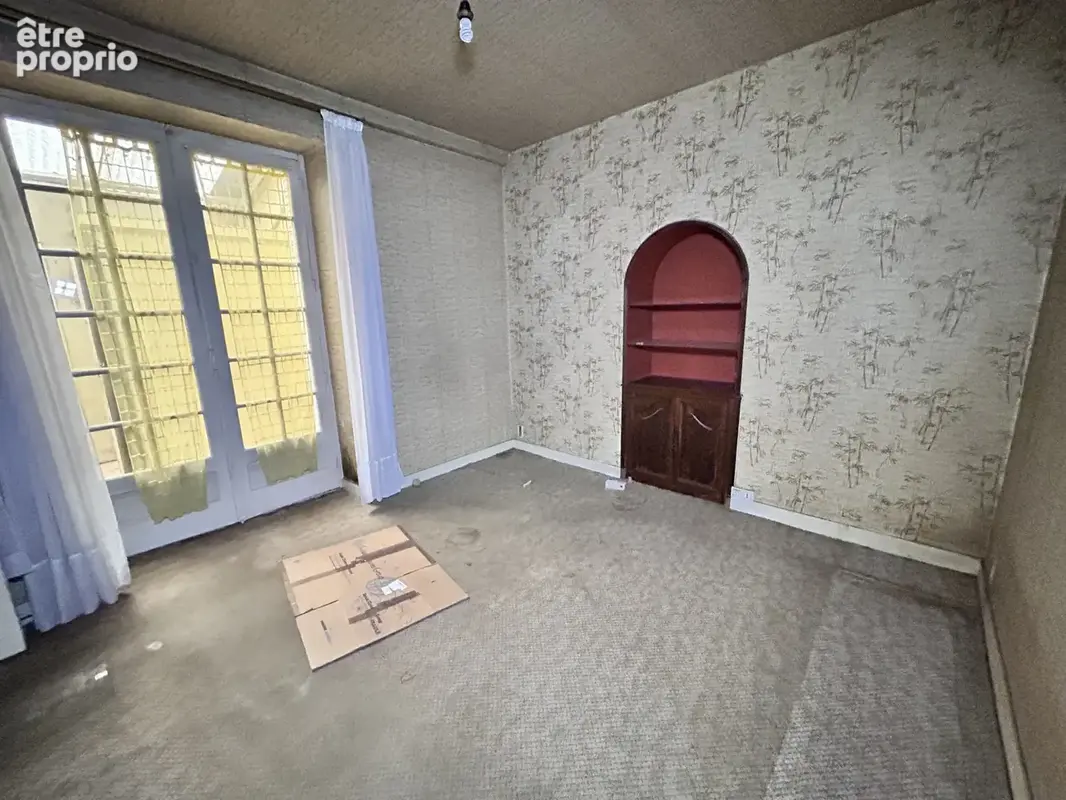 LIMOGES - Maison de ville à rénover entièrement (100 m2) avec cour - photo 9