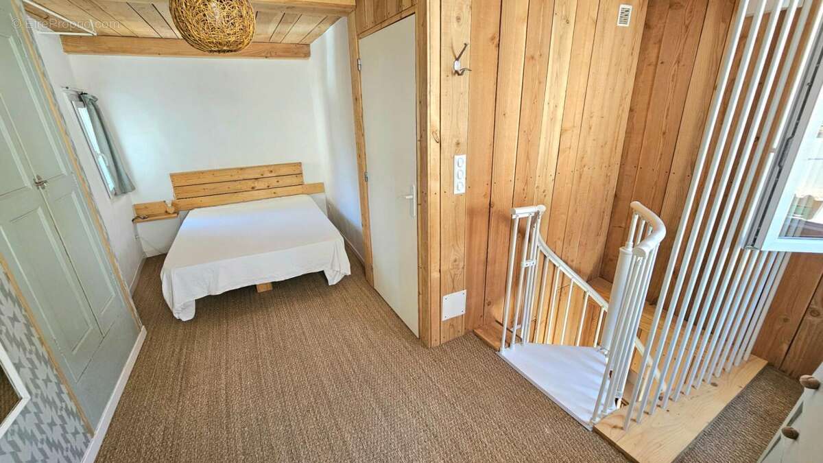 Duplex au 1er étage dans une petite copropriété de 3 lots à Claviers, Var - photo 4