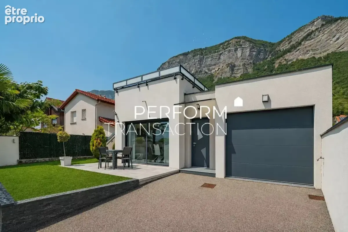 Lumbin - Maison contemporaine de plain-pied avec rooftop et vue Belledonne - photo 2