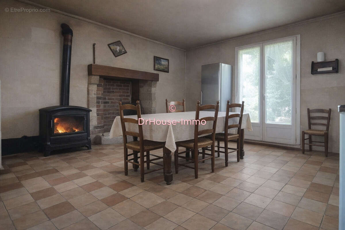 Maison à AVAILLES-LIMOUZINE