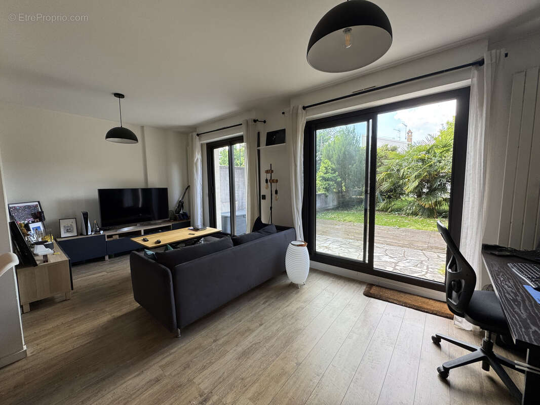 Appartement à SAINT-MAUR-DES-FOSSES