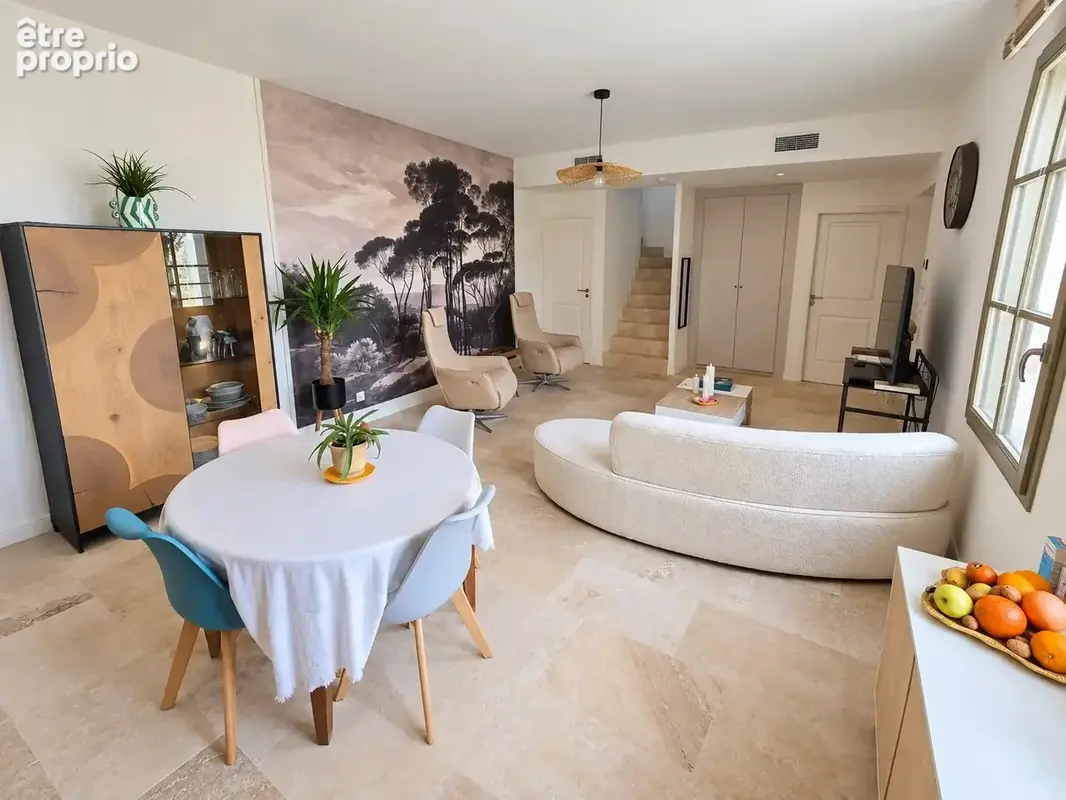 Appartement 3 pièces 84 m² à vendre à Uzes (30700) - photo 2