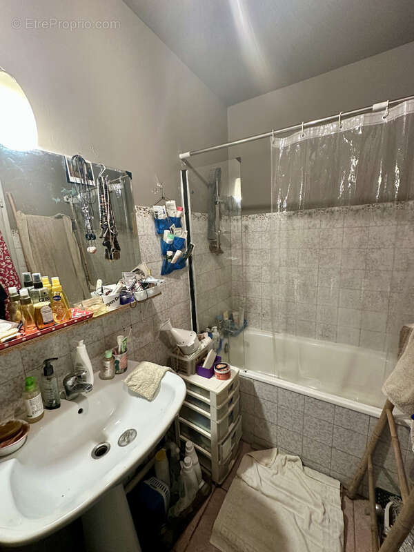 Appartement à MARSEILLE-3E