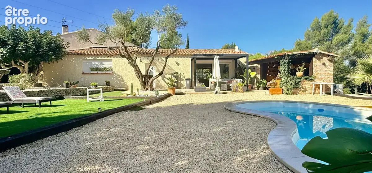 Maison de plain pied 3800 m2 de terrain  avec piscine et pool house - photo 1